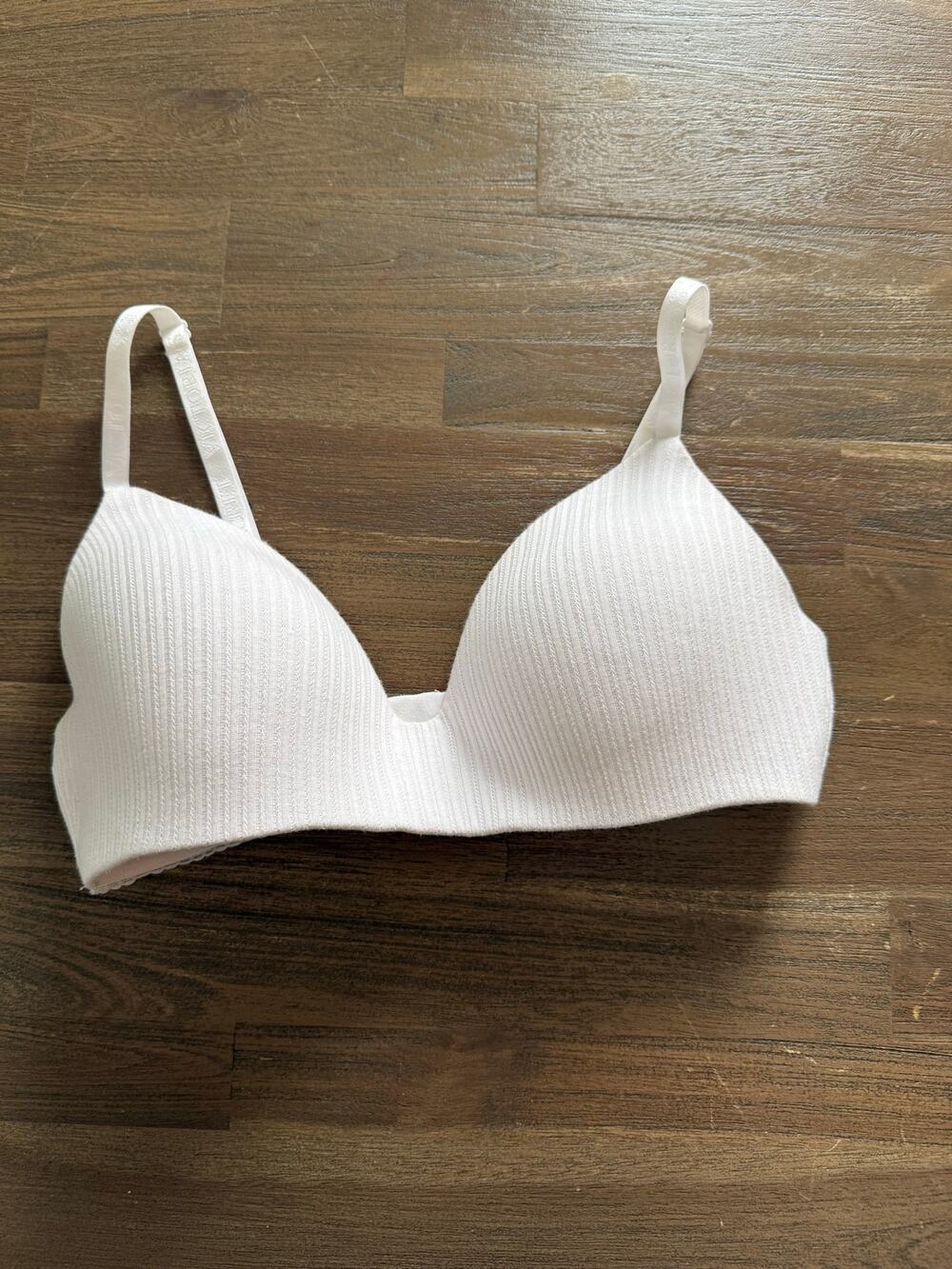 Victoria's Secret White T-Shirt Lightly Lined Wireless 36D Bra